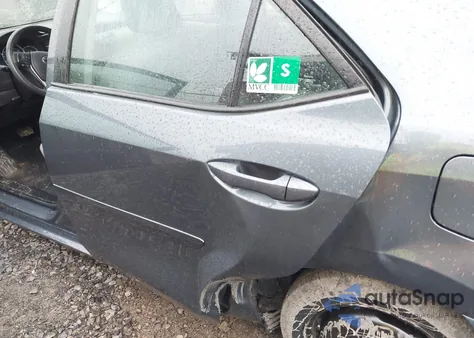 2014 Toyota Corolla Le Plus z USA, uszkodzony, nr VIN 2T1BURHE4EC210227